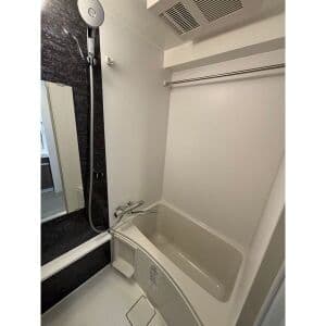 Room image 15