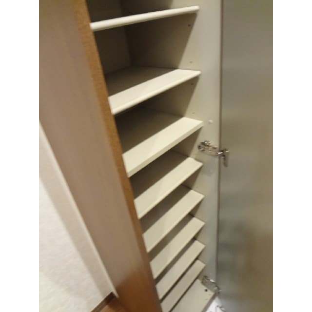 Room image 12
