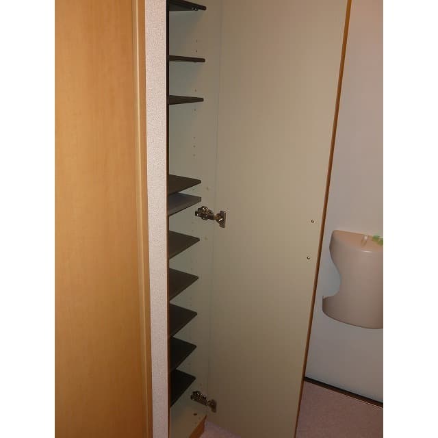 Room image 8