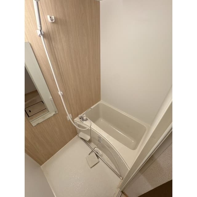 Room image 11