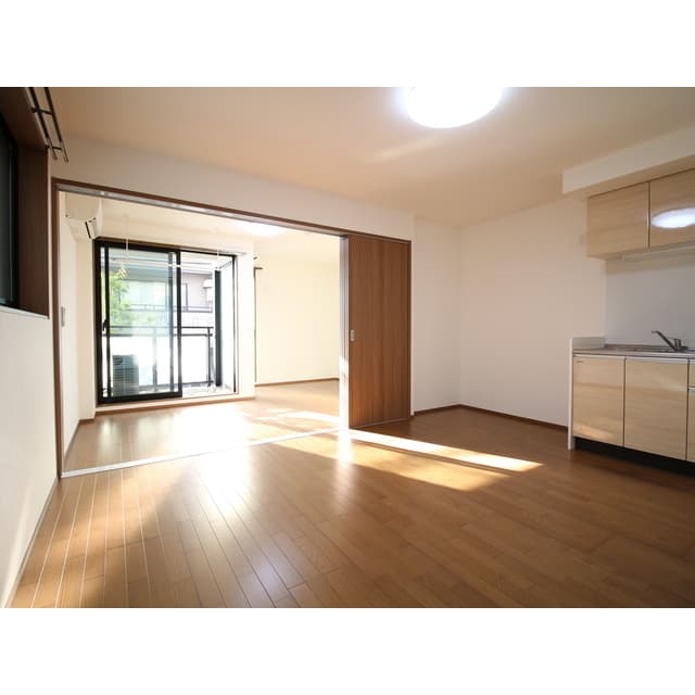 Room image 15