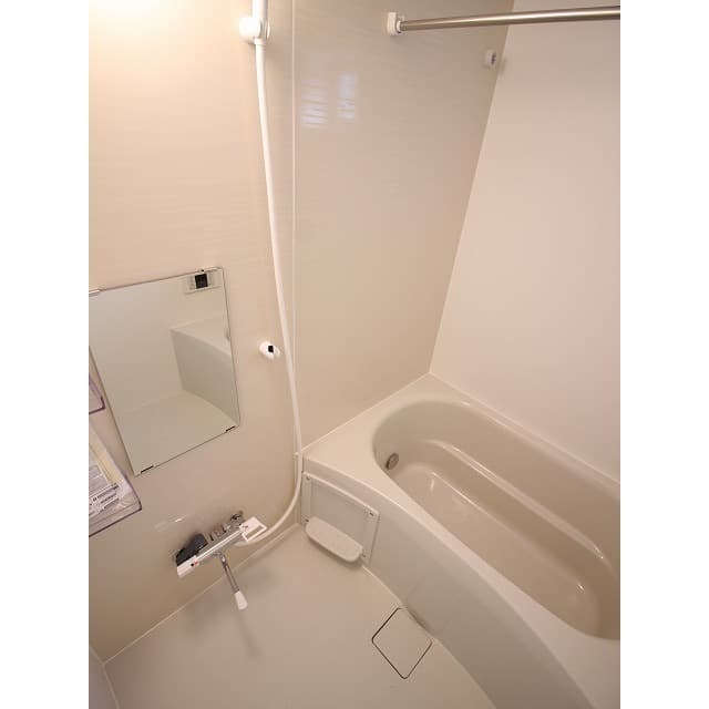 Room image 10