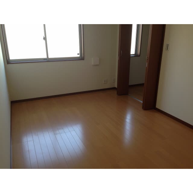 Room image 16