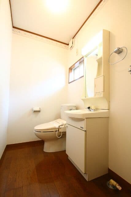 Room image 13