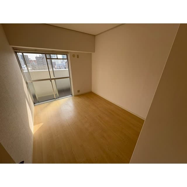 Room image 14