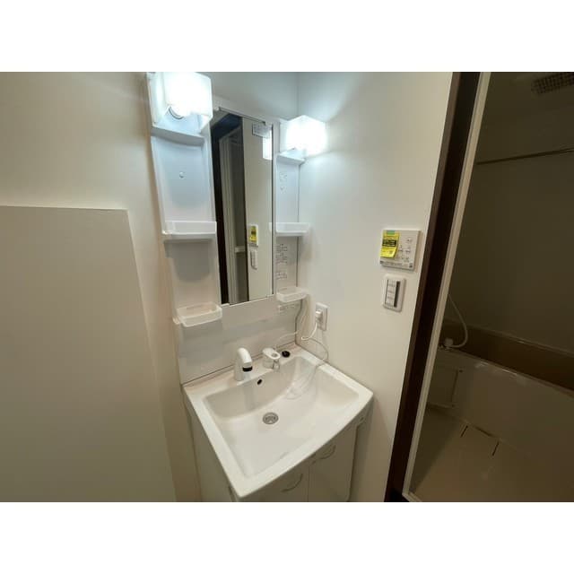 Room image 12