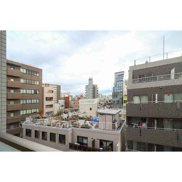 Room image 10