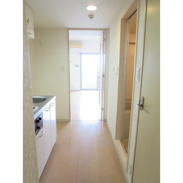 Room image 15