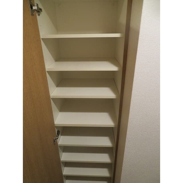 Room image 12
