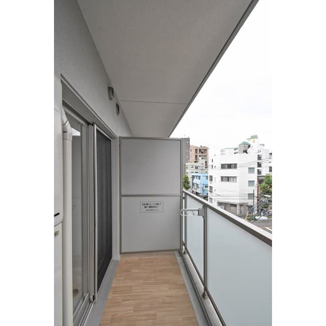 Room image 9