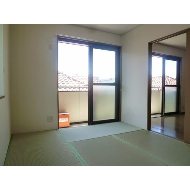 Room image 14