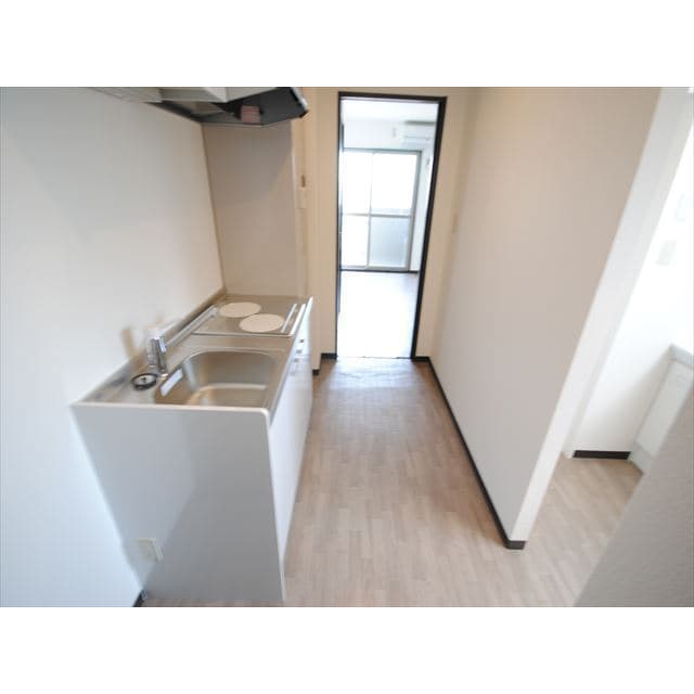 Room image 11