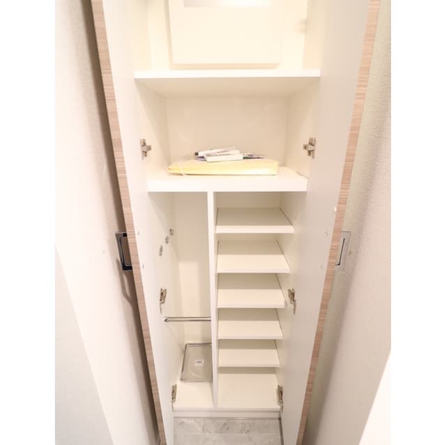 Room image 15