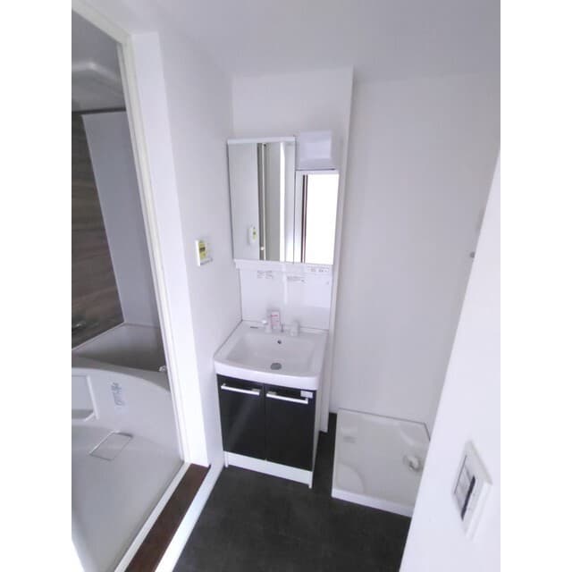 Room image 16