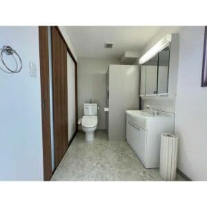 Room image 16