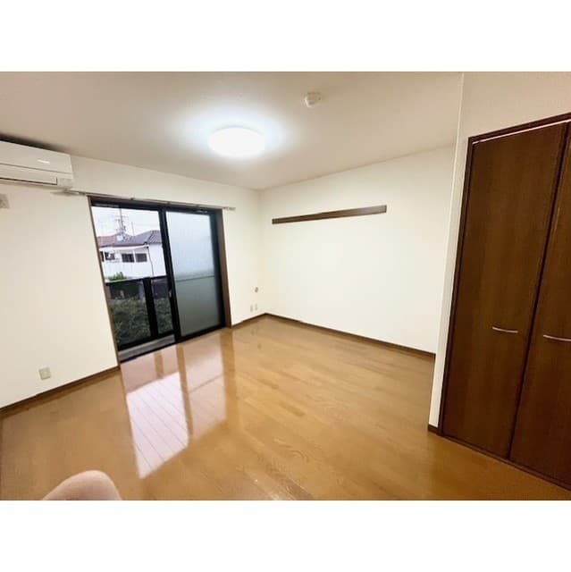 Room image 16
