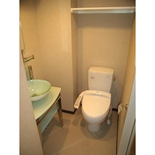 Room image 10