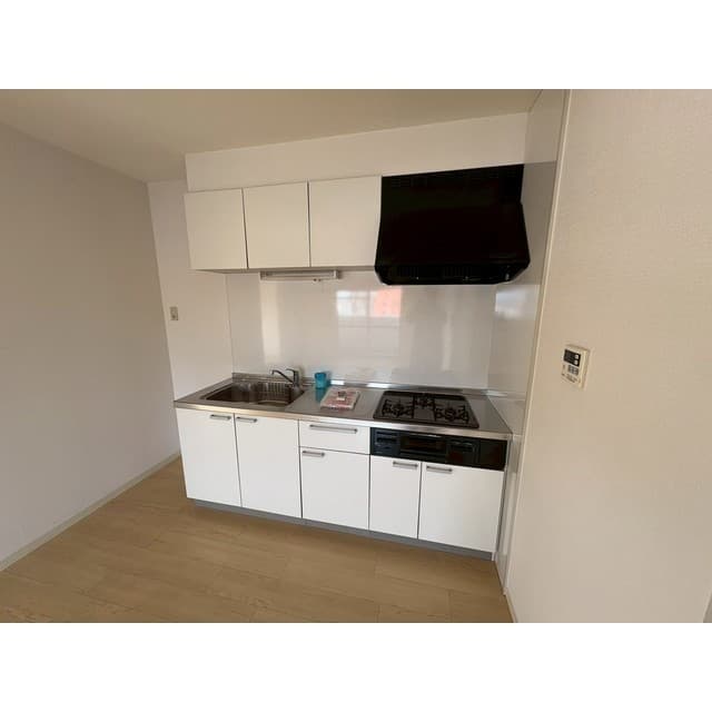 Room image 11