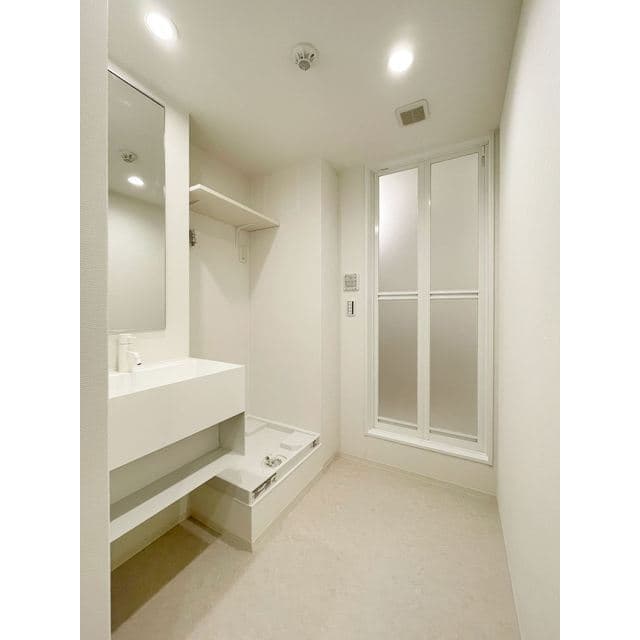 Room image 15