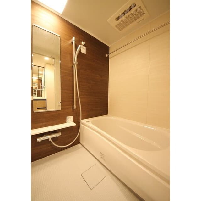 Room image 16