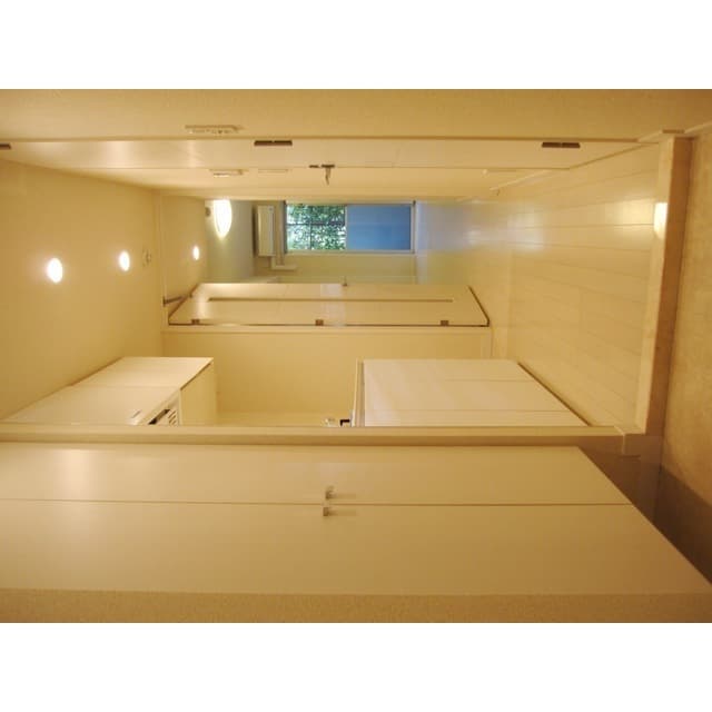 Room image 11