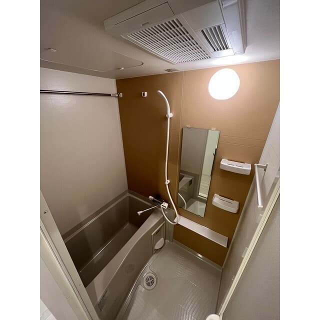 Room image 12