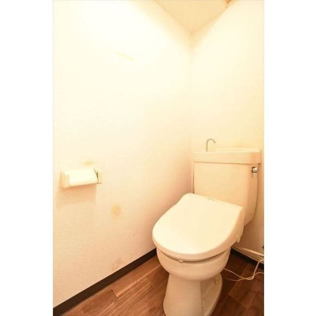 Room image 13