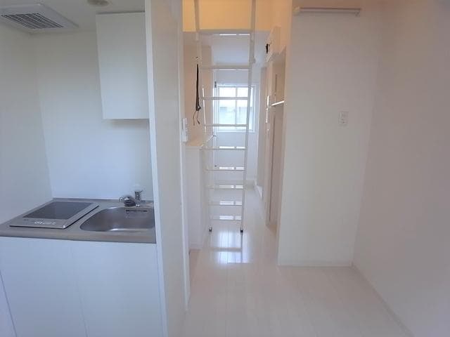 Room image 15