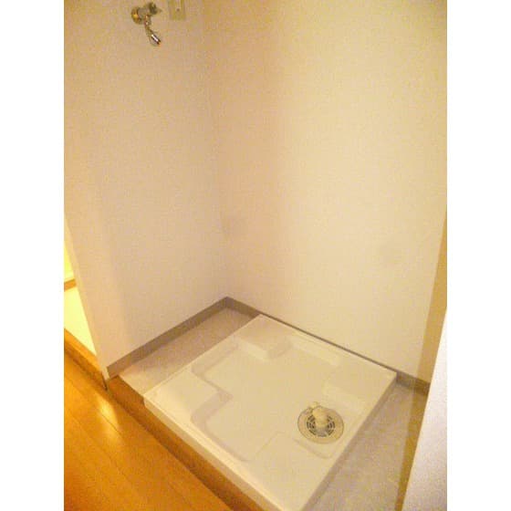 Room image 13