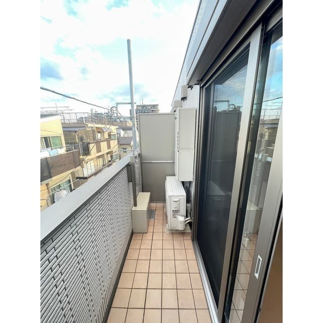 Room image 15