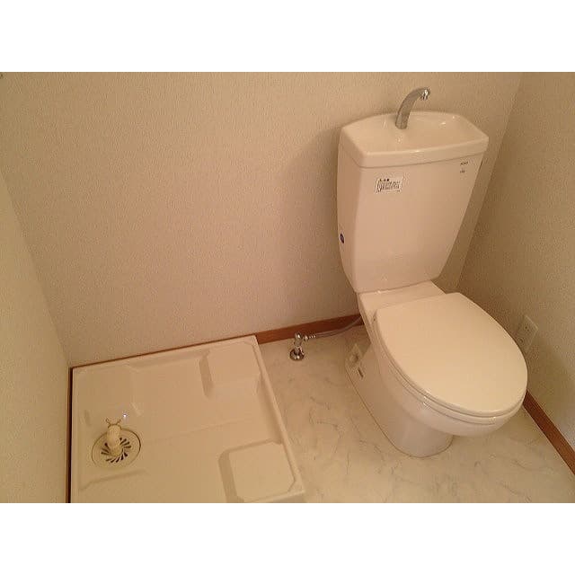 Room image 11