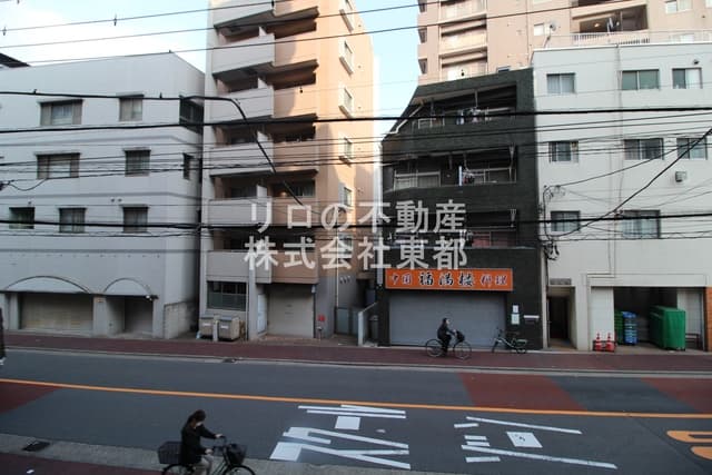 Room image 11