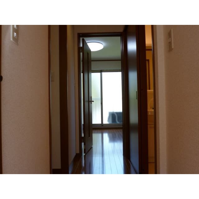 Room image 15