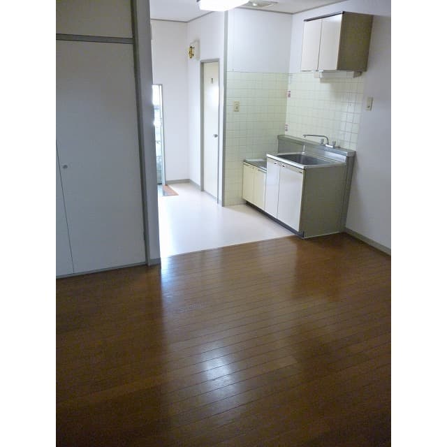 Room image 14