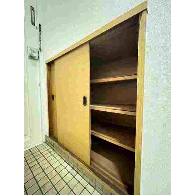 Room image 12