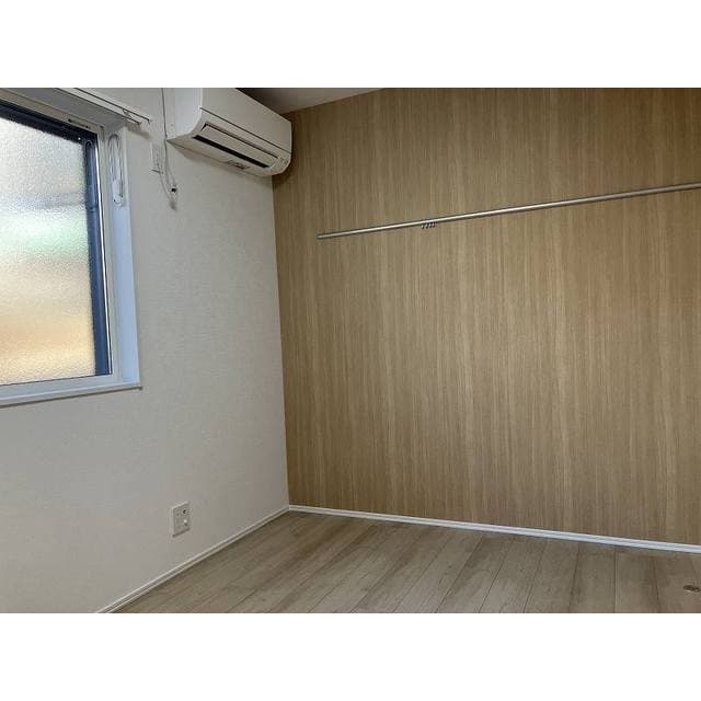 Room image 15