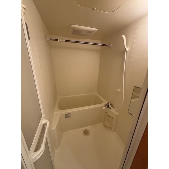 Room image 11