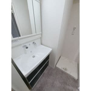 Room image 15