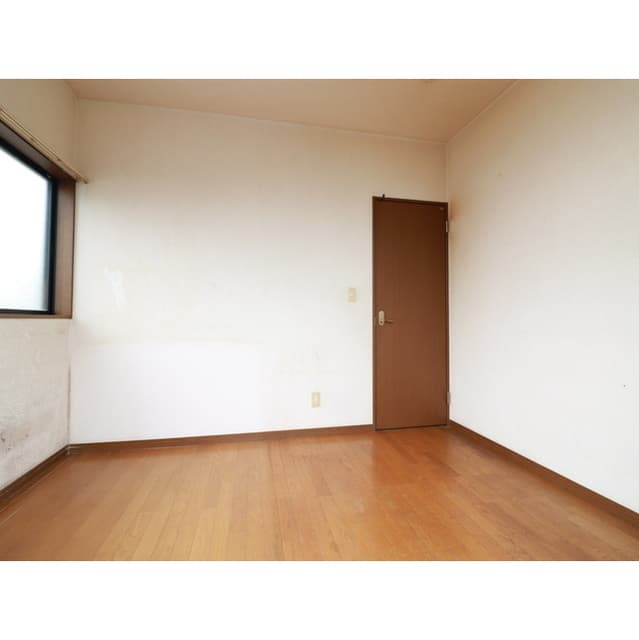 Room image 14