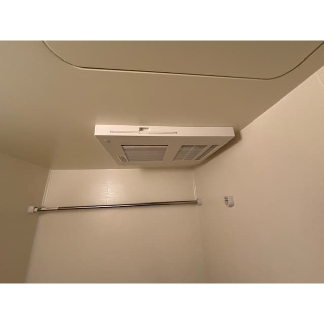 Room image 16