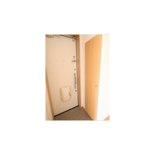 Room image 8