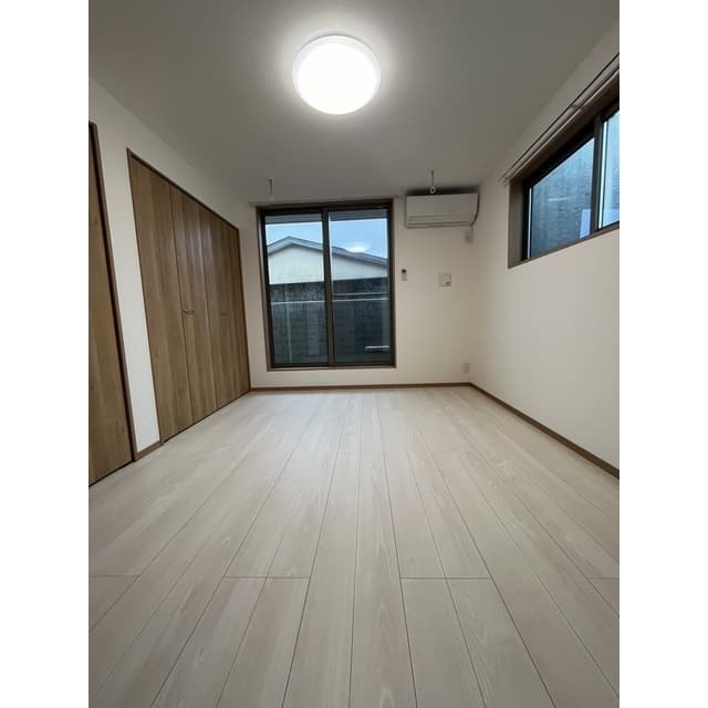 Room image 14