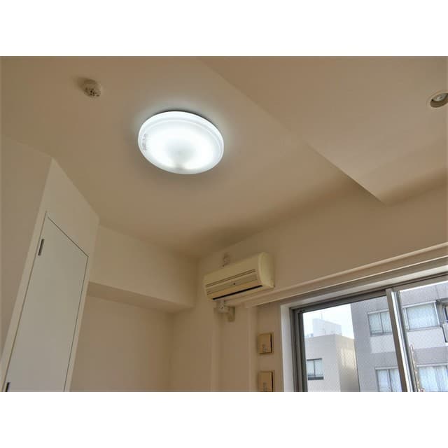 Room image 11