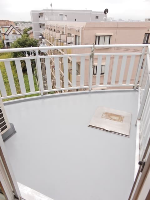 Room image 11