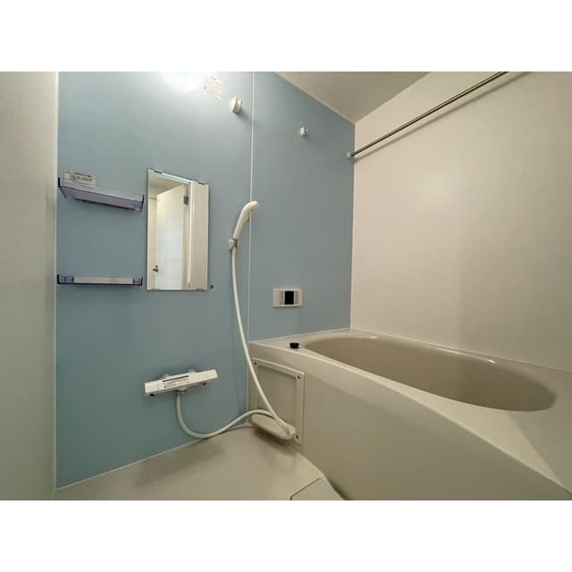 Room image 10