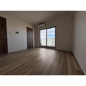 Room image 11