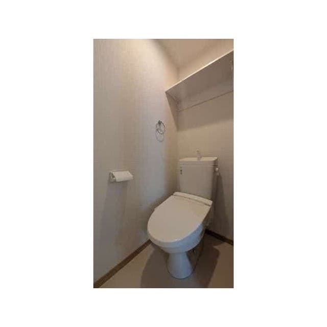 Room image 11