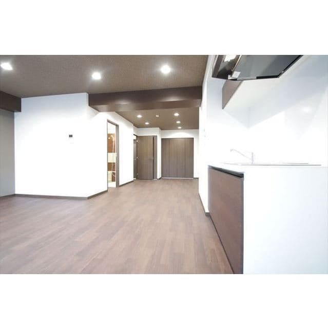 Room image 15