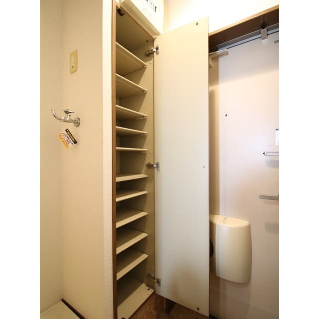 Room image 10