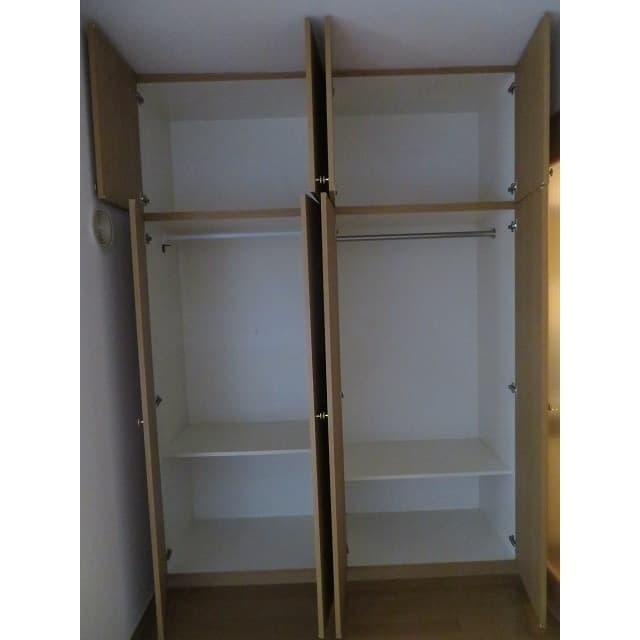 Room image 13